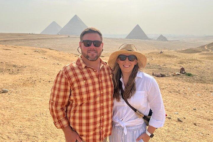8-Hour Private Tour Pyramids, Egyptian Museum& Bazaars from Cairo