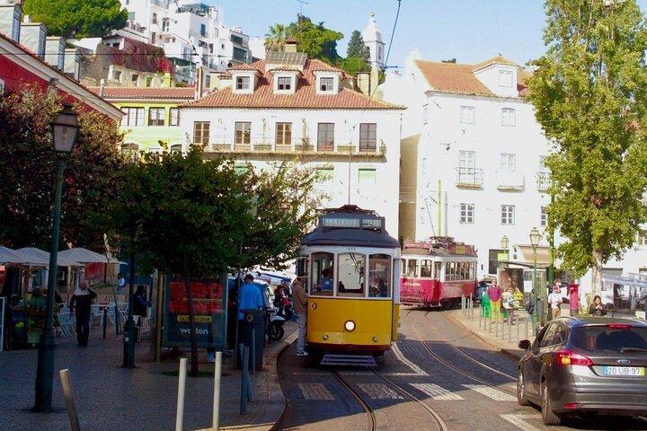 Private Historical Tour in Medieval Lisbon and St George Castle