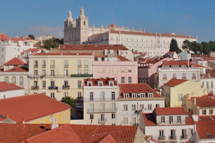Private Historical Tour in Medieval Lisbon and St George Castle