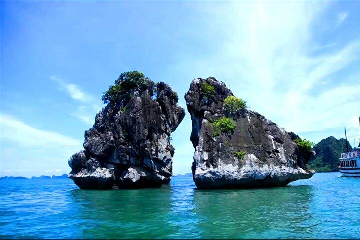2 Days 1 Night Overnight on Cruise in Halong Bay