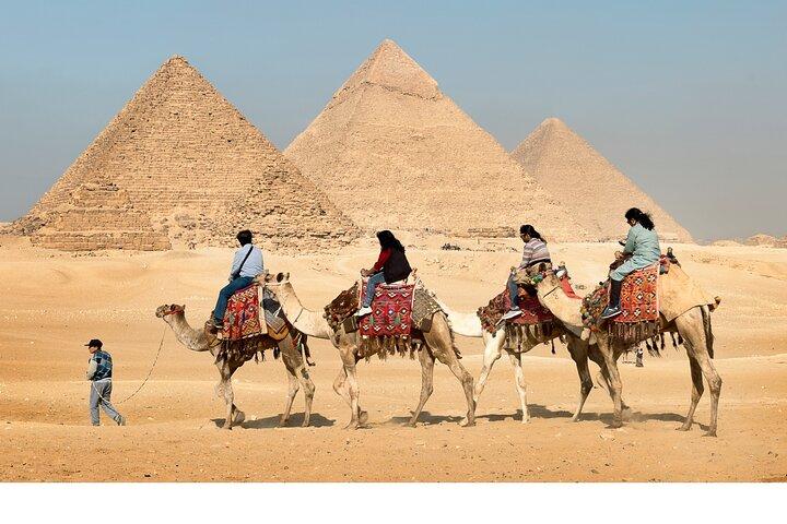 Giza Pyramids Egyptian Museum and Khan Elkhalili in One Day