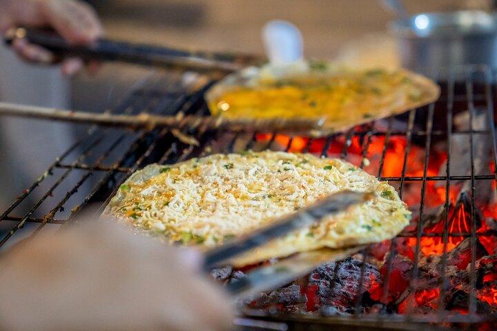 Saigon Evening Street Food Tour with 6 Dishes