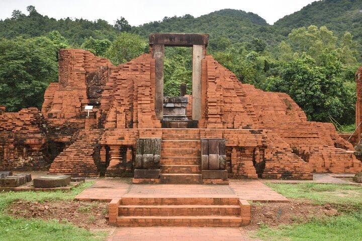 Private Tour to Explore My Son Sanctuary from Da Nang or Hoi An