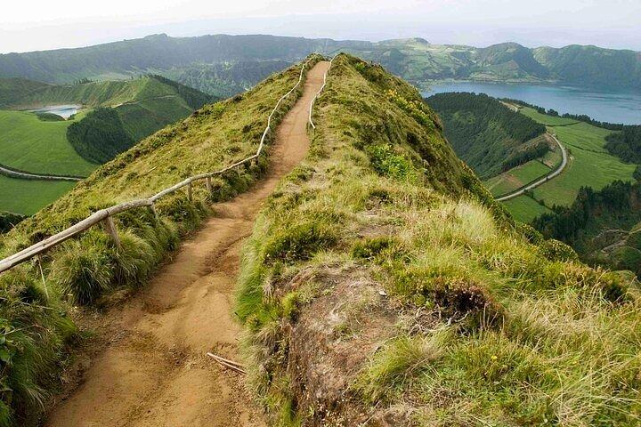 Guided tour of Sete Cidades & Lagoa do Fogo, lunch included