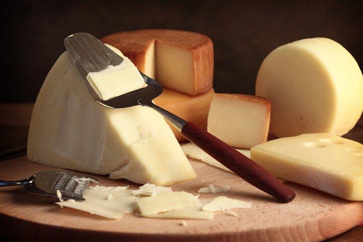 From Zurich: Chocolate, cheese & countryside small group tour