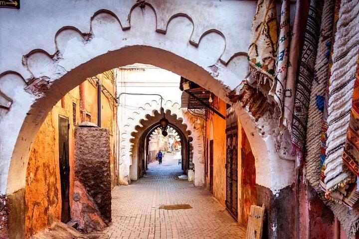 Private Photo Session in the Cult Places of Marrakech