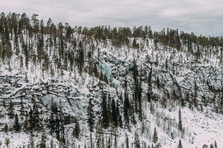 Korouoma Canyon: Frozen Waterfalls Hike & BBQ Experience