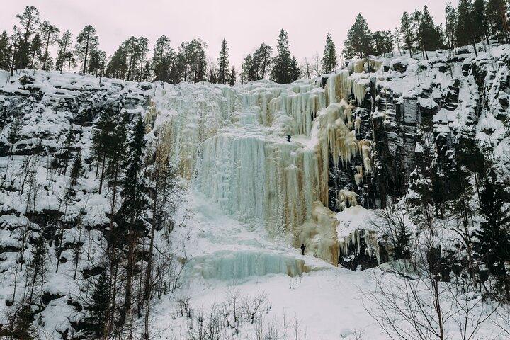 Korouoma Canyon: Frozen Waterfalls Hike & BBQ Experience