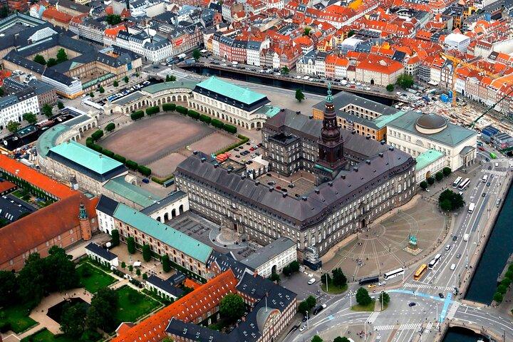 2-Hour Walking Introduction to Copenhagen and its Main Sights