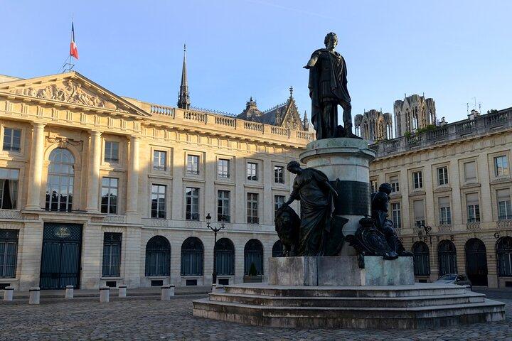 Discovery walk of Reims and Champagne tasting