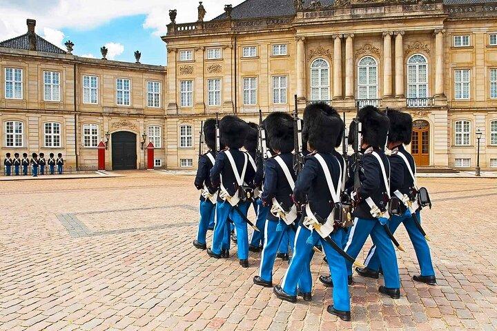 2-Hour Walking Introduction to Copenhagen and its Main Sights