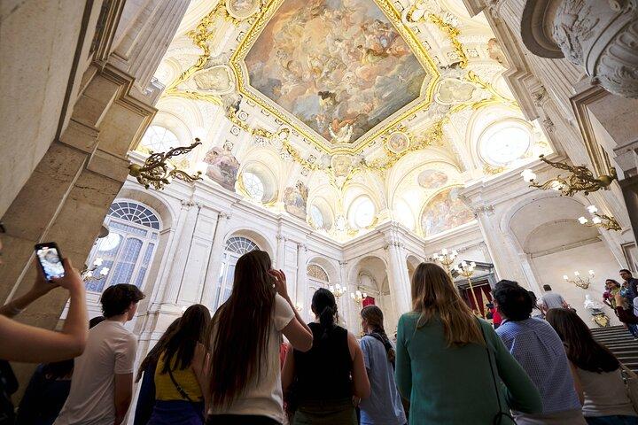 Madrid Royal Palace & Retiro Park Tour with Optional Tapas