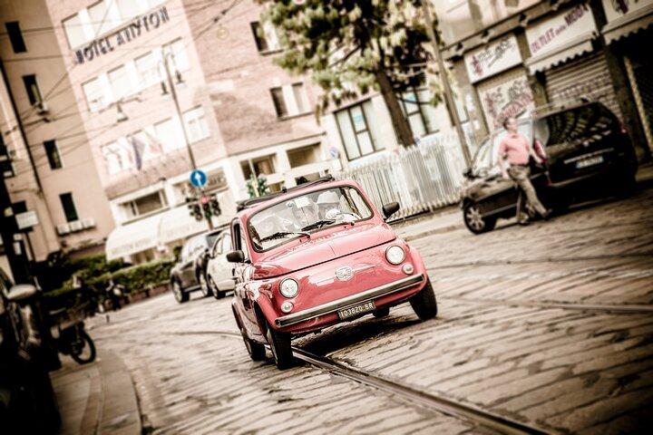 1 hour Vintage Fiat 500 SkyLine Tour in Milan