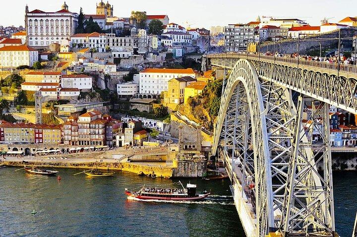 Lisbon to Porto with stop Aveiro-Fátima-Coimbra-Tomar-Nazaré-Óbidos