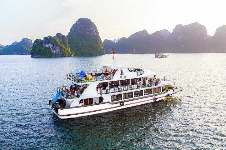 Ha Long Bay Cruise Day Tour from Hanoi