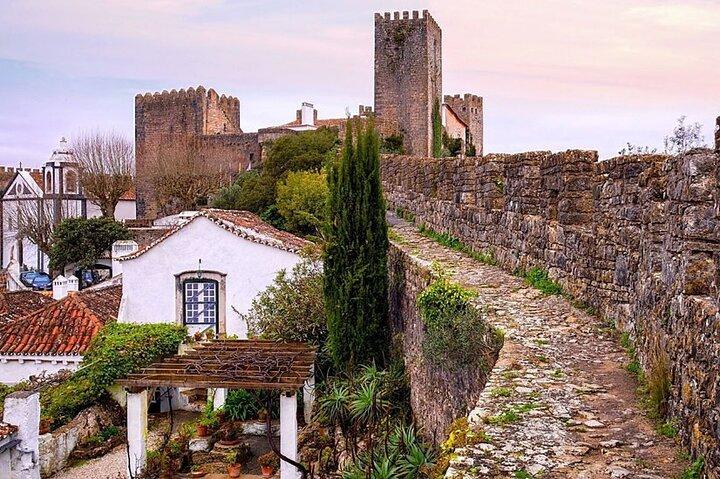 Private 1-Day Tour to Fátima Batalha Nazaré and Óbidos