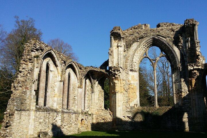 Minibus from Heathrow Airport to Southampton via Netley Abbey