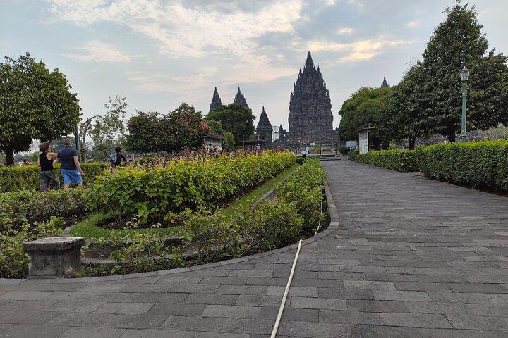 Private Borobudur Heritage Tour – Merapi Jeep & Prambanan Temple