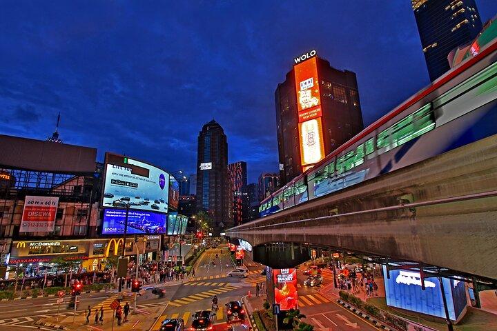 Private KL Evening Tour with KL Tower & Symphony Fountain Show