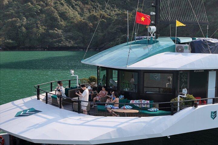 Catamaran Premium Cruise Halong Luxury Day Tour from Hanoi