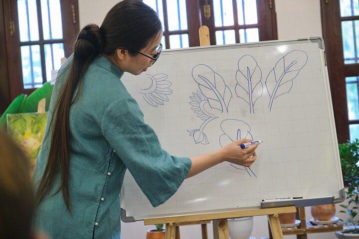 Paint & Personalize a Vietnamese Non La with Traditional Folk Art