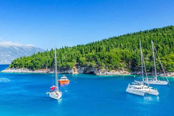 Fiskardo Cruise from Kefalonia with Swim Stops & Hidden Beaches