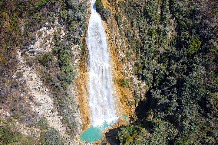 Tour to the Chiflón Waterfall and Montebello Lagoons