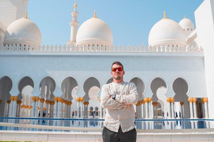 From Abu Dhabi: Sheikh Zayed Mosque, Royal Palace & Etihad Tower