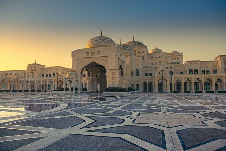From Abu Dhabi: Sheikh Zayed Mosque, Royal Palace & Etihad Tower