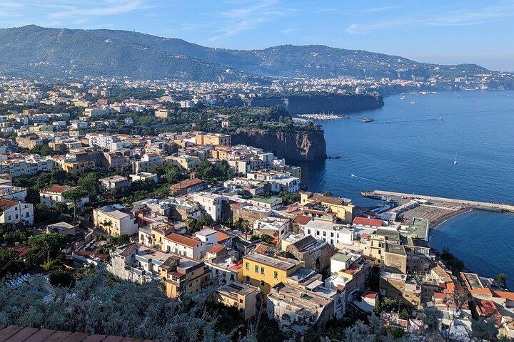 Sorrento: Private transfer from Naples airport/train station