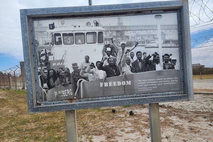Robben island,Table Mountain, Mandela Museum and city tour incl