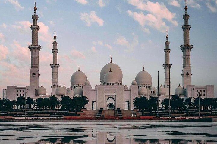 Private Tour in Abu Dhabi City with BAPS Temple