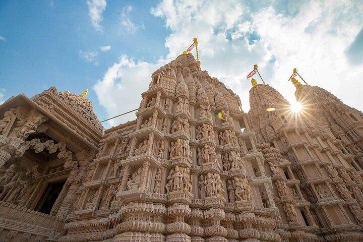 Private Tour in Abu Dhabi City with BAPS Temple