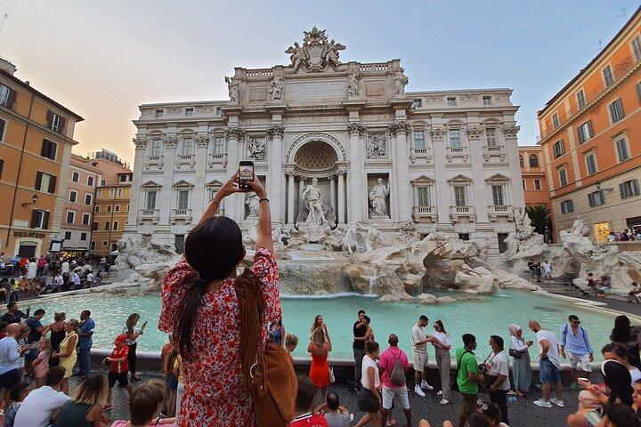 Rome Trevi Fountain and Aqueduct Undergrounds Private Tour