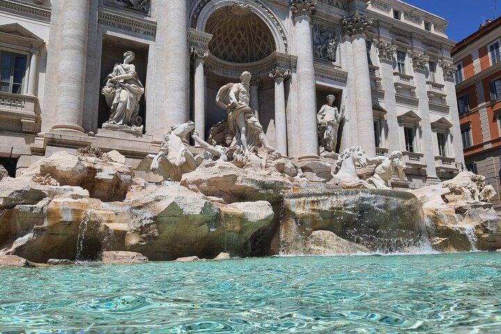Rome Trevi Fountain and Aqueduct Undergrounds Private Tour