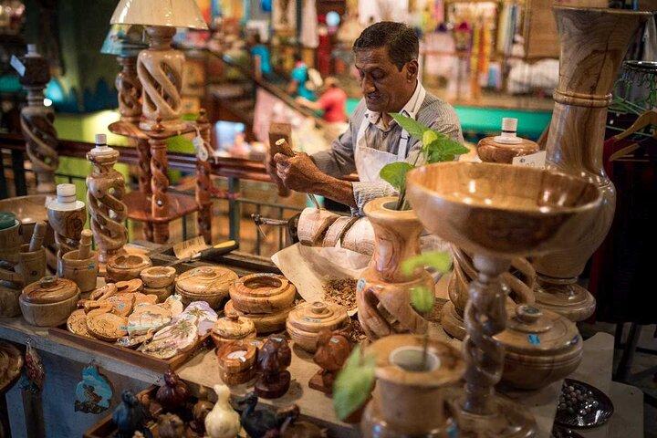 Port Louis historical and street food Tour with Transfer