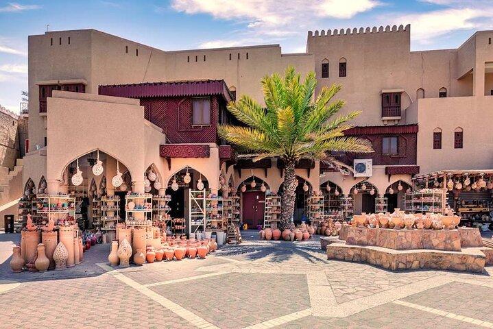 Amouage & Nizwa Full-Day Tour: Fort, Souq & Barakat Al Mouz