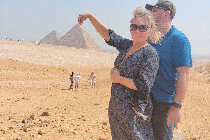 5-Hour Private Tour in Giza Pyramids and Khan El Khalili Market