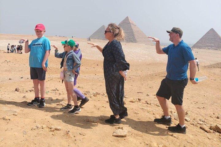 5-Hour Private Tour in Giza Pyramids and Khan El Khalili Market