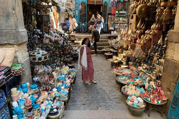 5-Hour Private Tour in Giza Pyramids and Khan El Khalili Market