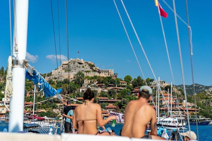 Sail Turkey: 18-39's Gulet cruises for Young Adults