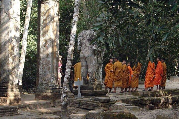 Preah Khan, Neak Pean and Pre-Rup Private Tour