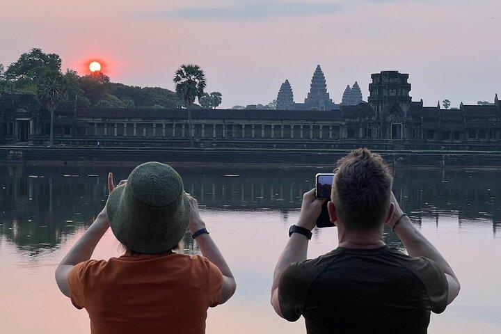 Private Sunrise Angkor Temples Tour