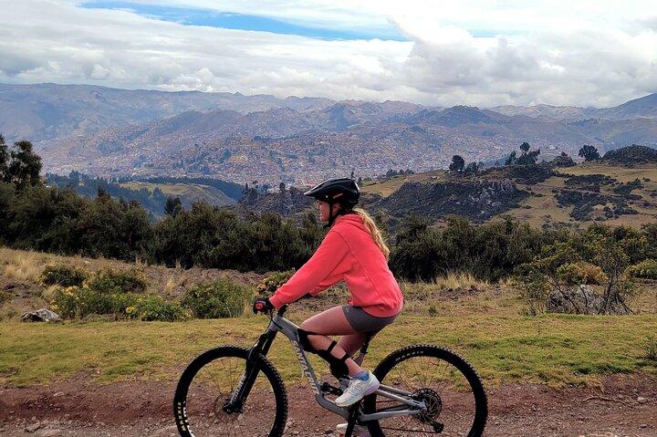 PRIVATE City tour of Cusco on E-BIKE