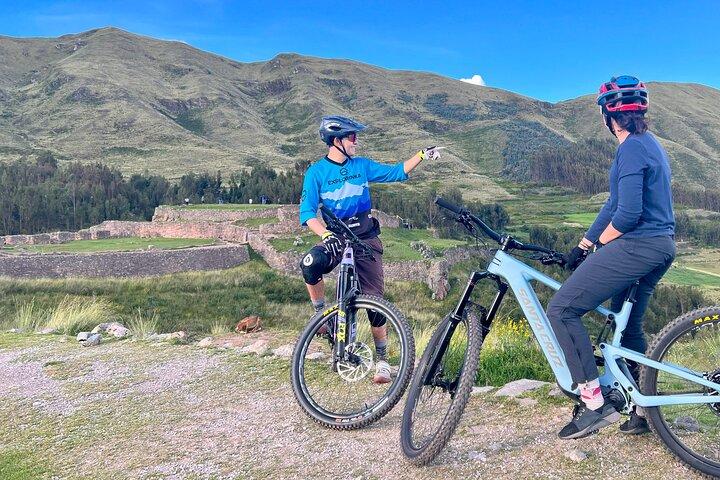 PRIVATE City tour of Cusco on E-BIKE