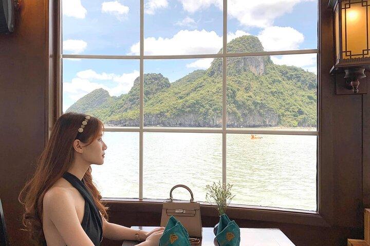 Full Day Private Tour in Halong with Lunch