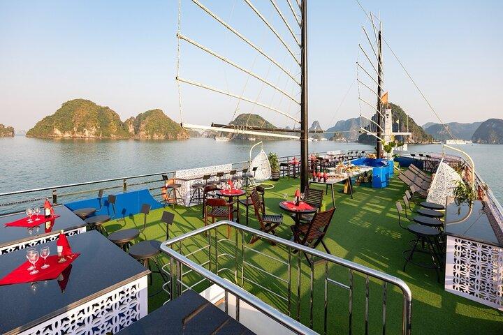 Ha long Bay day trip with Luxury Cruise