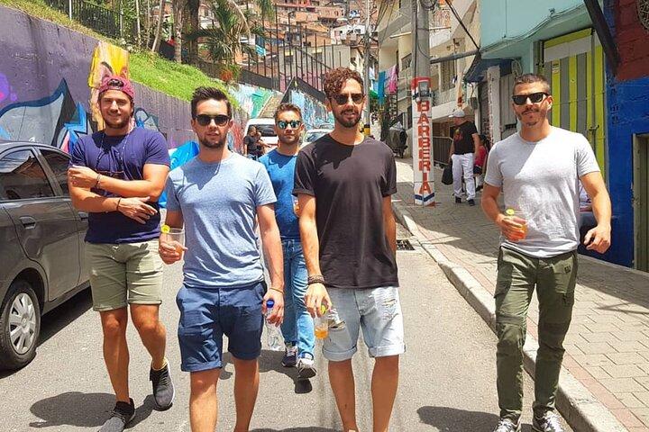 Guided Tour of Comuna 13 Medellín with Snacks Included
