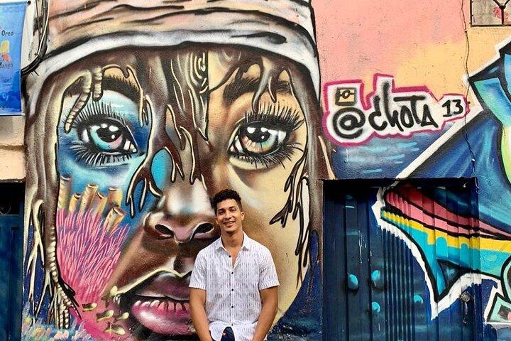 Guided Tour of Comuna 13 Medellín with Snacks Included