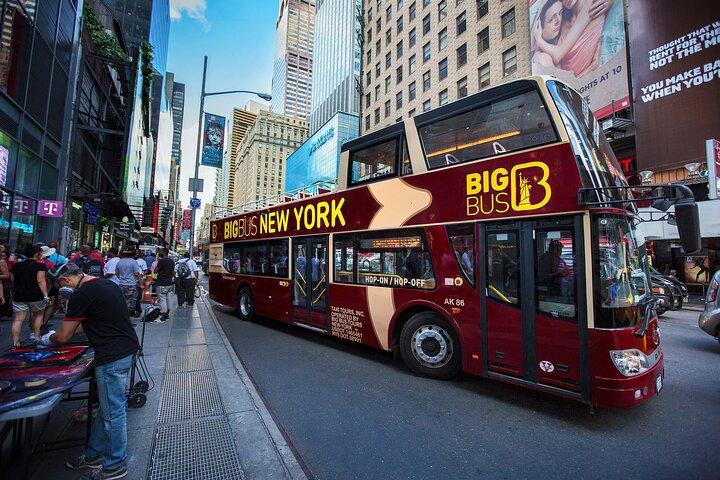 Brooklyn, Manhattan, & DUMBO Tour by Open-top Bus with Guide